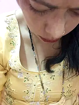 Snapshot of Urmila_bhabhii chatting on 02-03-25, 06:13 Urmila bhabhii online show from 02-03-25, 06:13