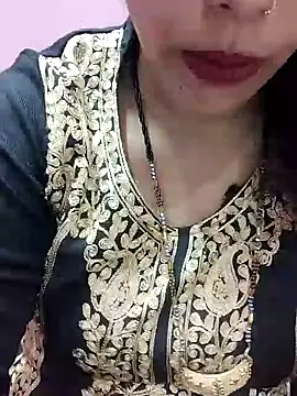 Snapshot of Urmila_bhabhii chatting on 02-04-25, 04:08 Urmila bhabhii online show from 02-04-25, 04:08