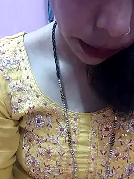 Snapshot of Urmila_bhabhii chatting on 02-06-25, 02:48 Urmila bhabhii online show from 02-06-25, 02:48