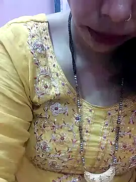 Snapshot of Urmila_bhabhii chatting on 02-07-25, 03:34 Urmila bhabhii online show from 02-07-25, 03:34
