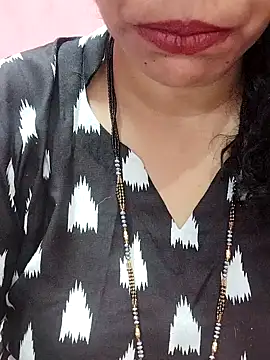 Snapshot of Urmila_bhabhii chatting on 02-07-25, 09:05 Urmila bhabhii online show from 02-07-25, 09:05