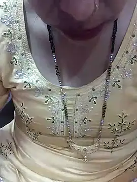 Snapshot of Urmila_bhabhii chatting on 02-10-25, 10:53 Urmila bhabhii online show from 02-10-25, 10:53