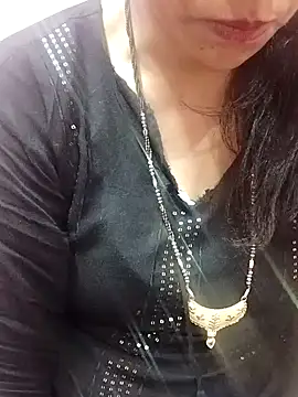 Snapshot of Urmila_bhabhii chatting on 02-13-25, 08:48 Urmila bhabhii online show from 02-13-25, 08:48