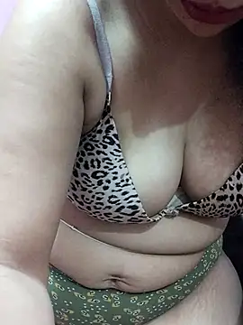 Snapshot of Urmila_bhabhii chatting on 02-22-25, 02:50 Urmila bhabhii online show from 02-22-25, 02:50