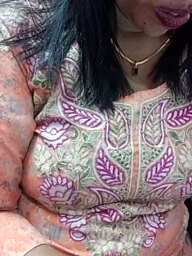 Snapshot of Urmila_bhabhii chatting on 03-04-25, 08:24 Urmila bhabhii online show from 03-04-25, 08:24