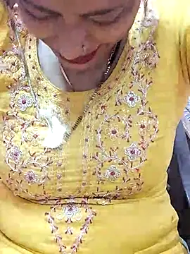 Snapshot of Urmila_bhabhii chatting on 03-07-25, 03:19 Urmila bhabhii online show from 03-07-25, 03:19