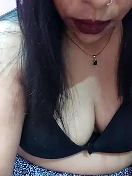 Snapshot of Urmila_bhabhii chatting on 03-13-25, 03:11 Urmila bhabhii online show from 03-13-25, 03:11