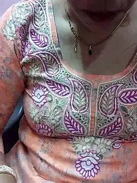 Snapshot of Urmila_bhabhii chatting on 03-15-25, 02:46 Urmila bhabhii online show from 03-15-25, 02:46