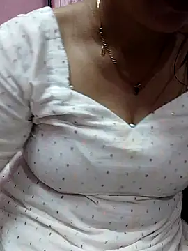Snapshot of Urmila_bhabhii chatting on 03-19-25, 03:29 Urmila bhabhii online show from 03-19-25, 03:29
