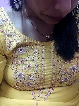 Snapshot of Urmila_bhabhii chatting on 03-21-25, 02:29 Urmila bhabhii online show from 03-21-25, 02:29
