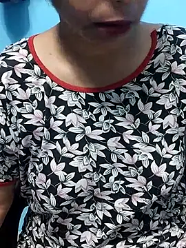 Snapshot of Urmila_bhabhii chatting on 09-16-25, 03:18 Urmila bhabhii online show from 09-16-25, 03:18