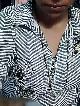 Snapshot of Urmila_bhabhii chatting on 10-08-25, 09:07 Urmila bhabhii online show from 10-08-25, 09:07