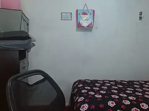 Snapshot of Marilyn_xxxx chatting on 03-05-26, 07:10 Marilyn xxxx online show from 03-05-26, 07:10