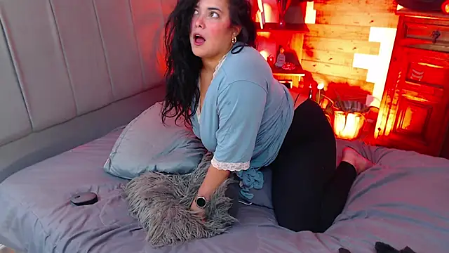 Snapshot of VictoriaMontero30000 chatting on 10-24-25, 03:25 VictoriaMontero30000 online show from 10-24-25, 03:25