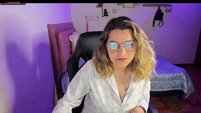 Sabrina Hall  online show from 09-09-25, 02:33