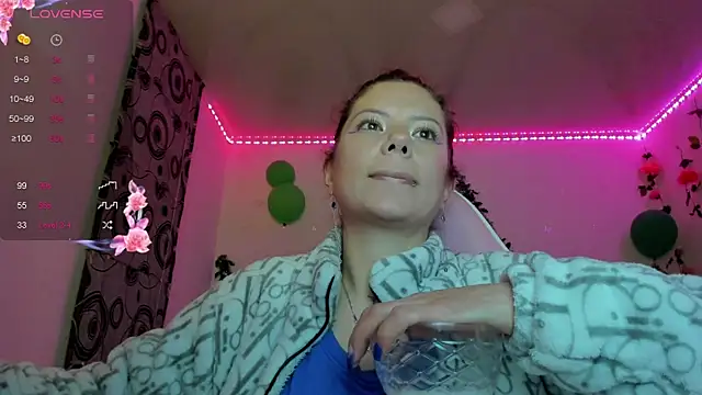 Snapshot of Susana_garcia_ chatting on 12-29-24, 01:45 Susana garcia online show from 12-29-24, 01:45