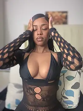 Snapshot of BhadBhad_Kitty chatting on 09-19-25, 06:37 BhadBhad Kitty online show from 09-19-25, 06:37