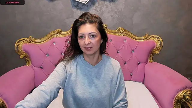 Snapshot of DivinSandra chatting on 05-05-26, 06:10 DivinSandra online show from 05-05-26, 06:10