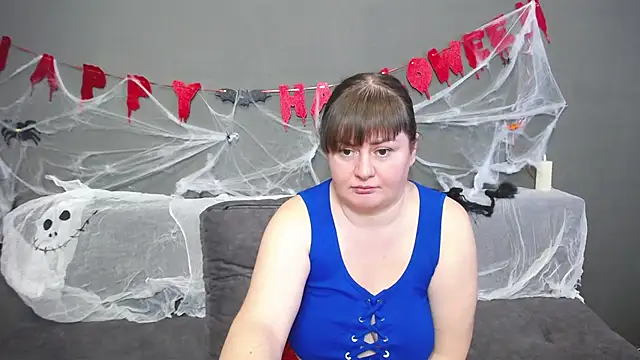 ZannaDreil online show from 10-26-25, 06:19