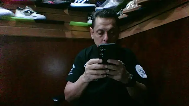 MarcusKelvin online show from 09-12-25, 01:55