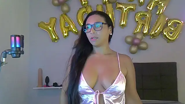 Snapshot of DIOSA-HOT chatting on 02-10-25, 09:14 DIOSA-HOT online show from 02-10-25, 09:14