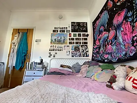 EmilyCleeveland online show from 07-02-26, 04:13