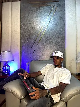 Snapshot of AaronCruz_ chatting on 01-05-26, 08:01 AaronCruz online show from 01-05-26, 08:01