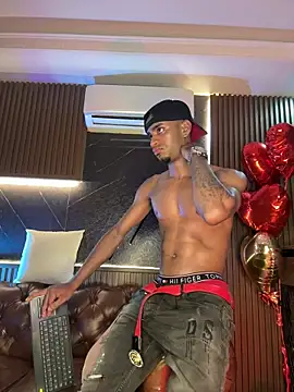 Snapshot of AaronCruz_ chatting on 02-15-26, 01:20 AaronCruz online show from 02-15-26, 01:20