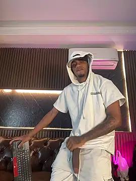 Snapshot of AaronCruz_ chatting on 03-13-26, 02:45 AaronCruz online show from 03-13-26, 02:45