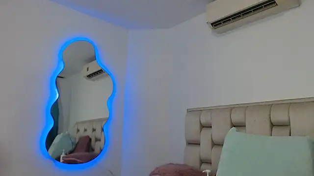 Roxy-Smith online show from 12-13-25, 10:59