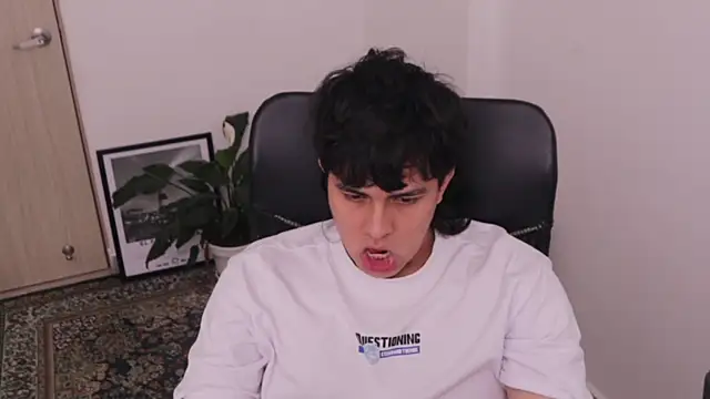 Tony Hoffa online show from 04-19-26, 05:23