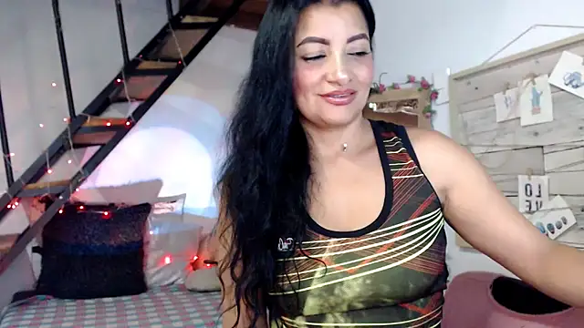 luna sky83 online show from 12-23-25, 05:38