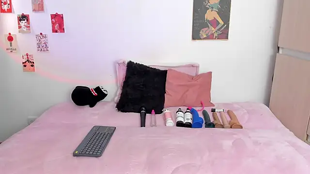 Snapshot of AlyRoses chatting on 01-10-25, 10:04 AlyRoses online show from 01-10-25, 10:04