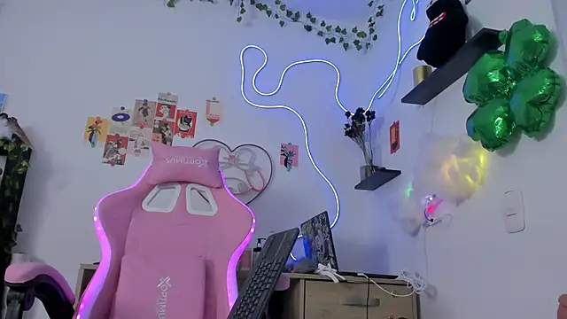 Snapshot of AlyRoses chatting on 03-23-25, 12:15 AlyRoses online show from 03-23-25, 12:15