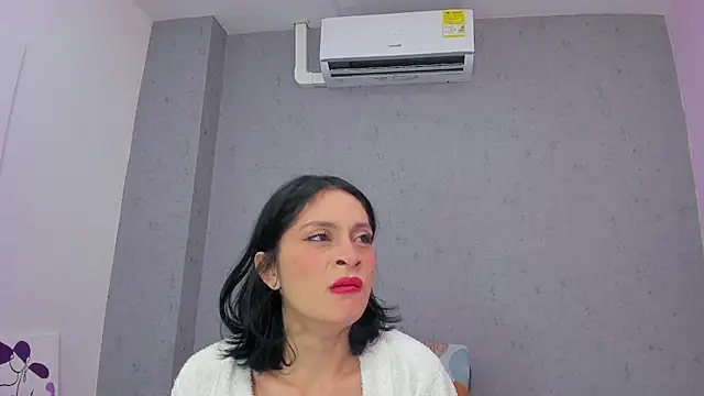 Tiffany mendez online show from 10-27-25, 12:09