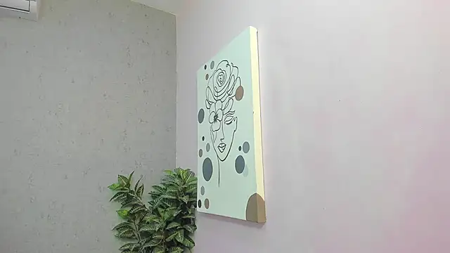 Tiffany mendez online show from 04-04-26, 12:02