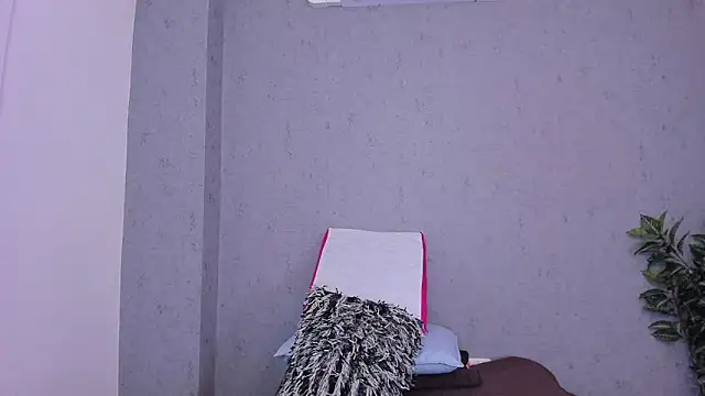 Tiffany mendez online show from 04-23-26, 12:29