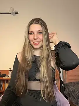 Annie aww online show from 03-13-25, 09:16