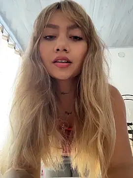 Snapshot of amanda-medrano1 chatting on 03-04-26, 02:12 amanda-medrano1 online show from 03-04-26, 02:12