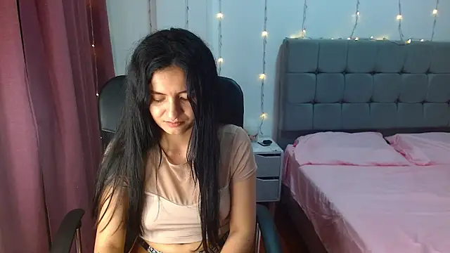 Snapshot of ChloeSanchezx chatting on 01-11-25, 12:12 ChloeSanchezx online show from 01-11-25, 12:12