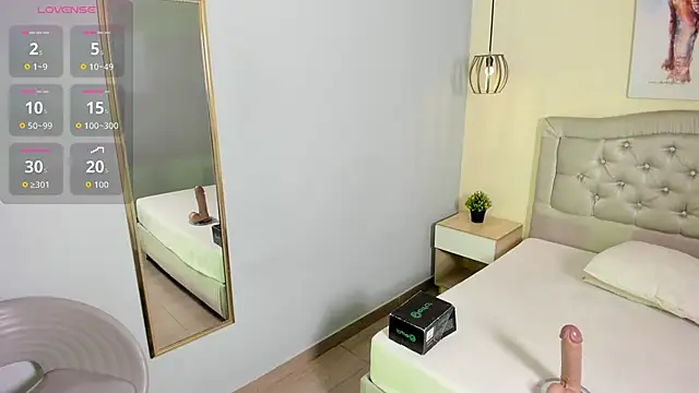 escarleth   online show from 01-06-26, 12:42