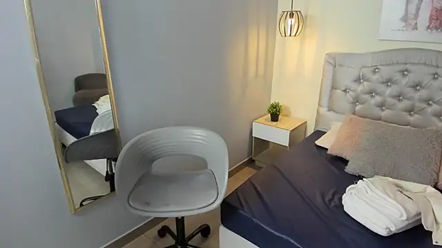 Snapshot of escarleth__ chatting on 06-16-26, 02:19 escarleth online show from 06-16-26, 02:19