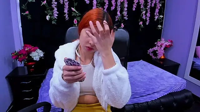 Paris Petit online show from 11-09-25, 03:43