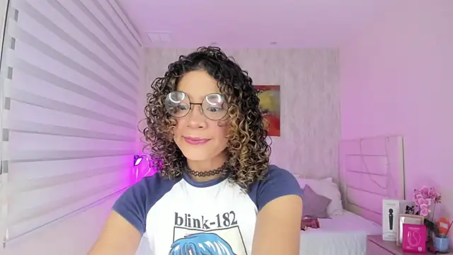 Snapshot of Keni_malf chatting on 11-02-25, 03:53 Keni malf online show from 11-02-25, 03:53