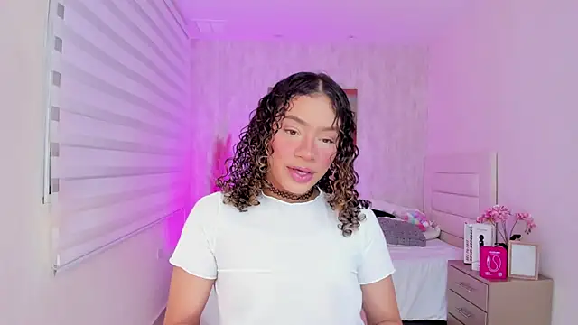 Snapshot of Keni_malf chatting on 11-17-25, 03:23 Keni malf online show from 11-17-25, 03:23