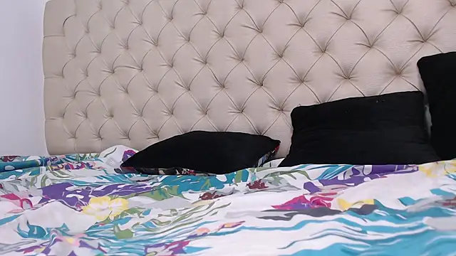 Snapshot of isabella_jazz chatting on 03-06-25, 10:15 isabella jazz online show from 03-06-25, 10:15