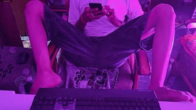 Snapshot of Habibi_big_b chatting on 07-17-26, 07:26 Habibi big b online show from 07-17-26, 07:26