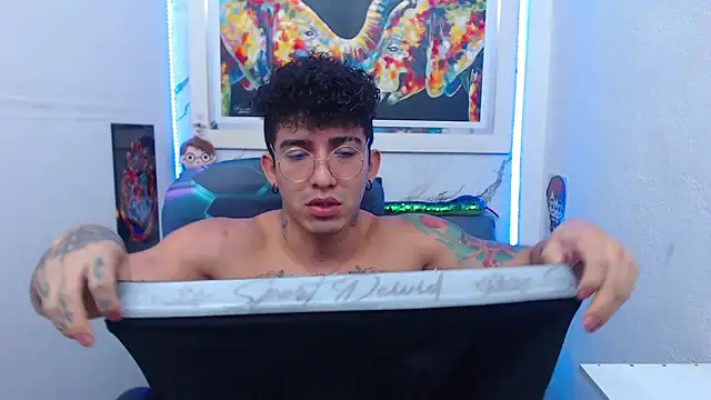 targuerian22 online show from 10-22-25, 07:19