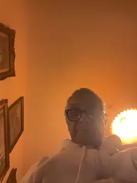 Snapshot of 4n4l1zz4m1 chatting on 12-16-25, 06:35 4n4l1zz4m1 online show from 12-16-25, 06:35