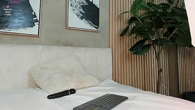 Snapshot of Ali_Vega_ chatting on 12-27-24, 10:48 Ali Vega online show from 12-27-24, 10:48